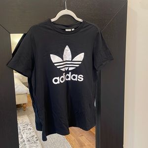 Adidas t shirt